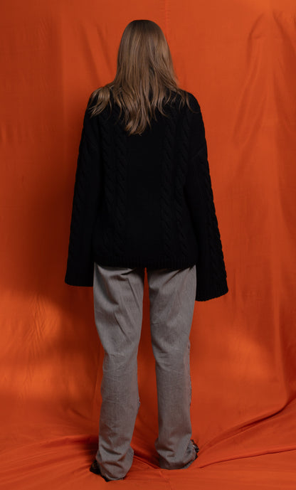 Black Amunet Pullover