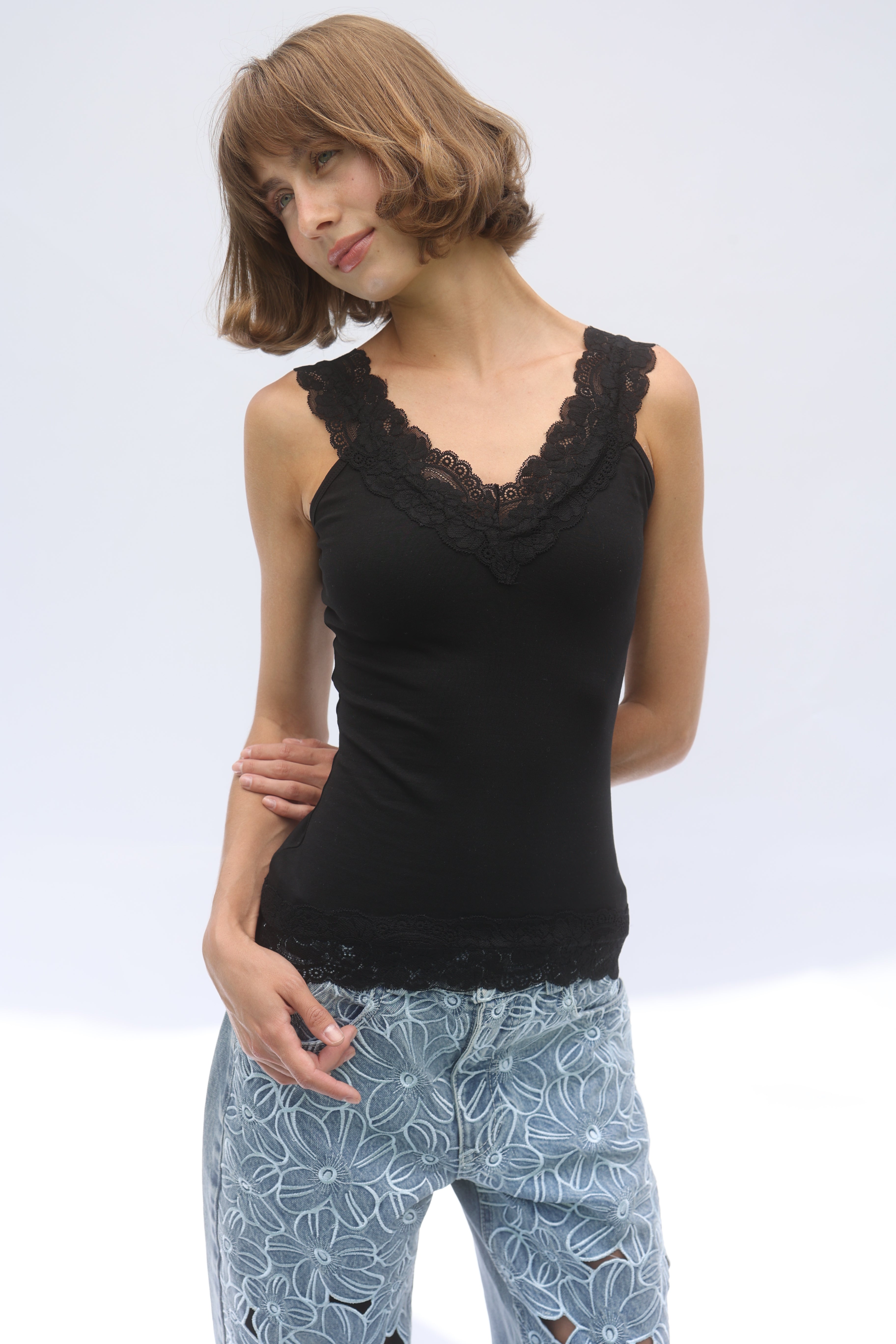 Spaghetti Strap Lace Top – theáwomen