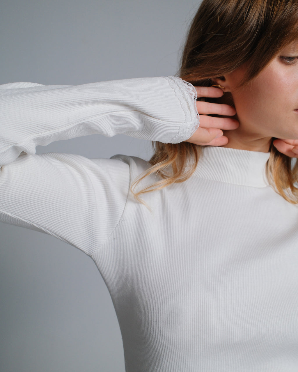 Mid-Neck Ribbed Lace Top